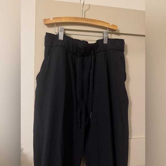 Lululemon 8 On the Fly Pant - Picture 3 of 5
